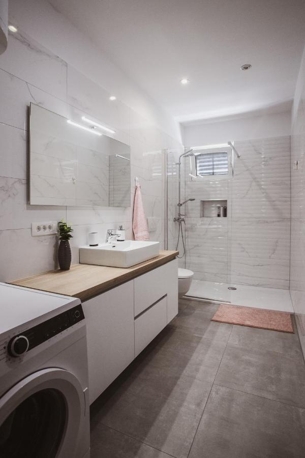 Comfort Sea View Apartment Dugi Rat Exterior foto